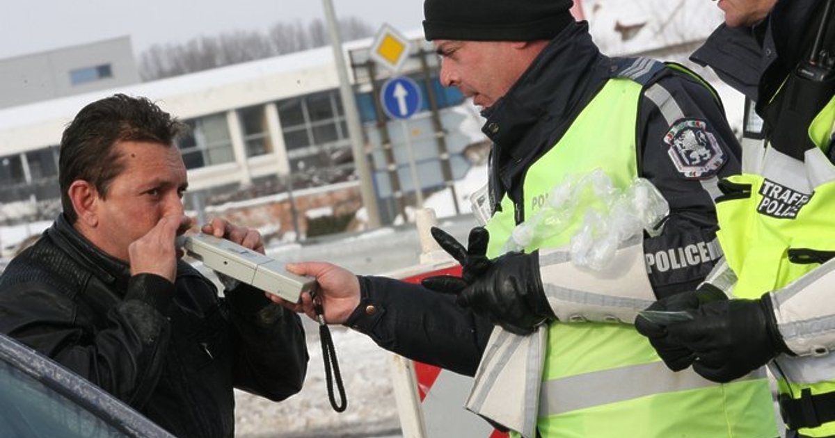 Близо една пета от българите са се возили при шофьор,