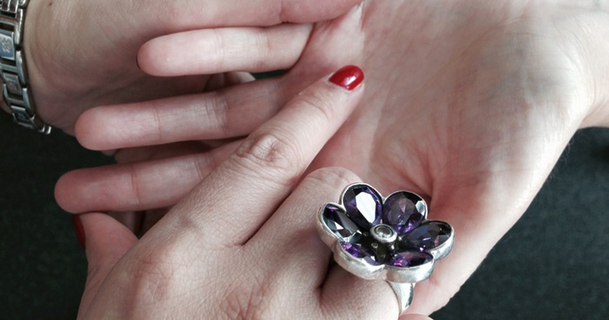 Майка и дъщеря са задържани в Монтана заради измама, като