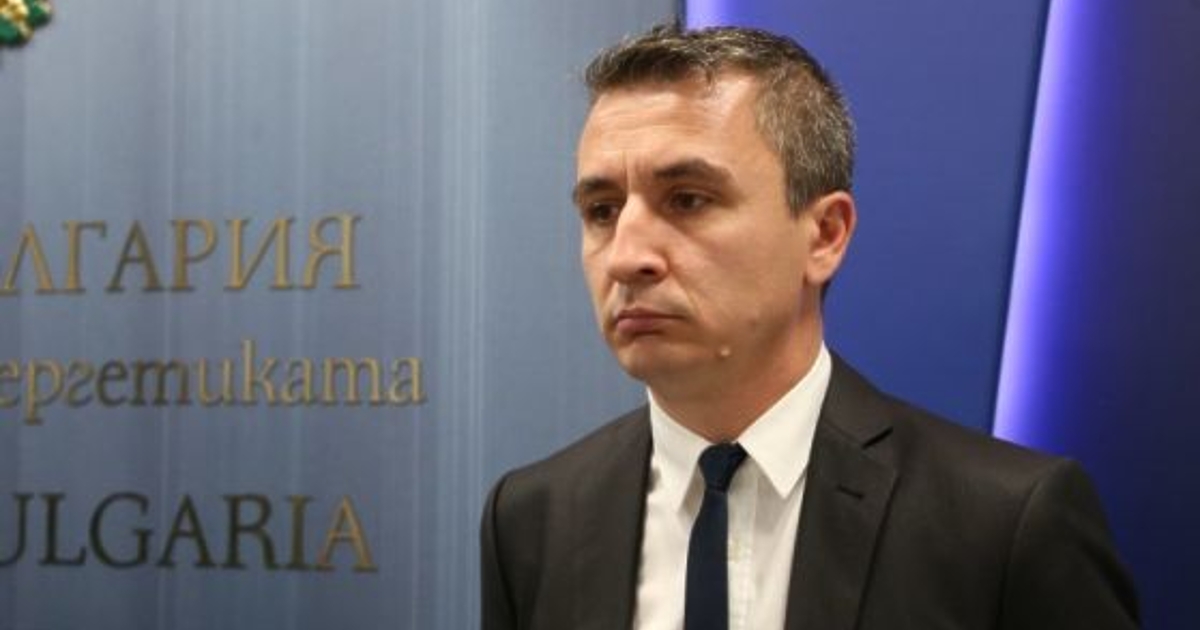Бившият енергиен министър Александър Николов, заместникът му Даниел Николов и