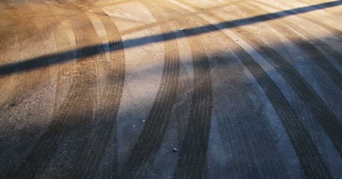 Силен сняг вали на прохода Предел, има и закъсали тежкотоварни