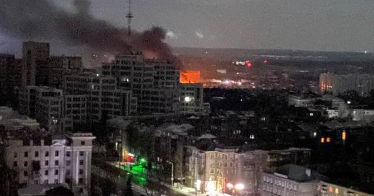 Анна Гин е журналистка и писателка, живее в украинския град Харкив.