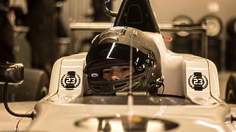 Никола Цолов който този сезон ще кара във Формула 3