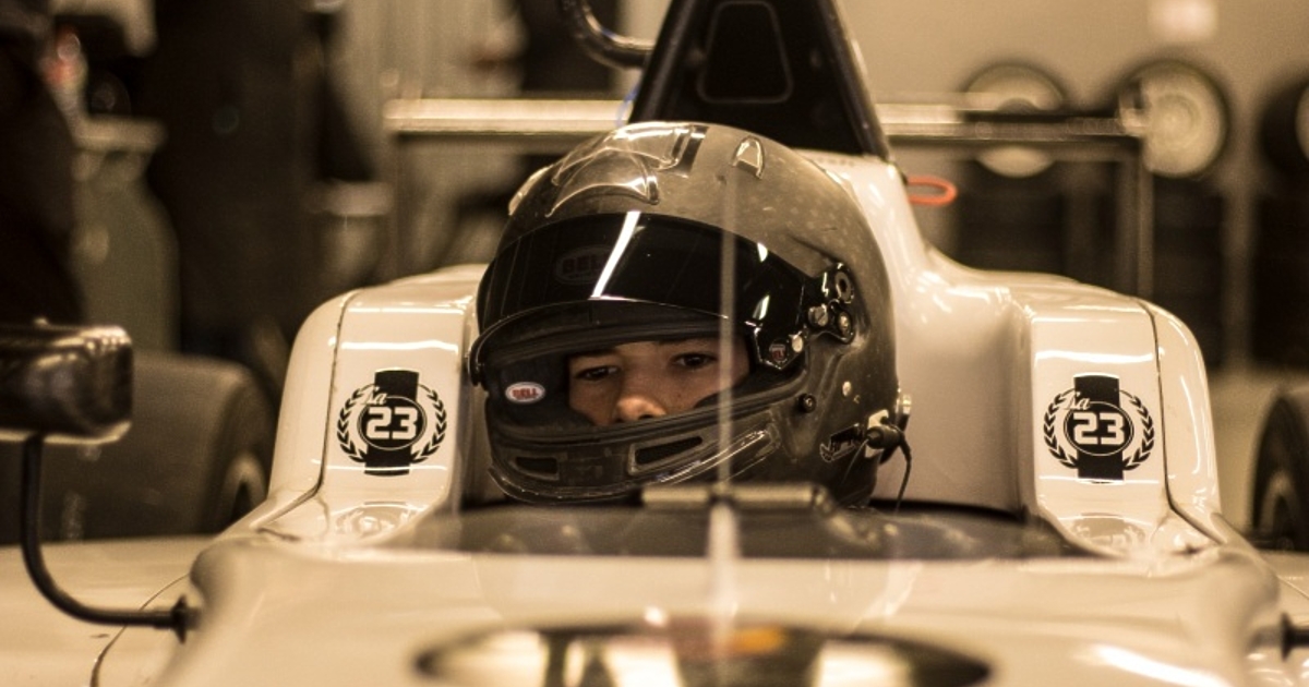 Никола Цолов, който този сезон ще кара във Формула 3,