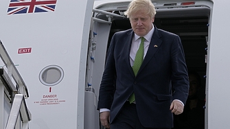 Бившият британски премиер Борис Джонсън е в разгара на кампания