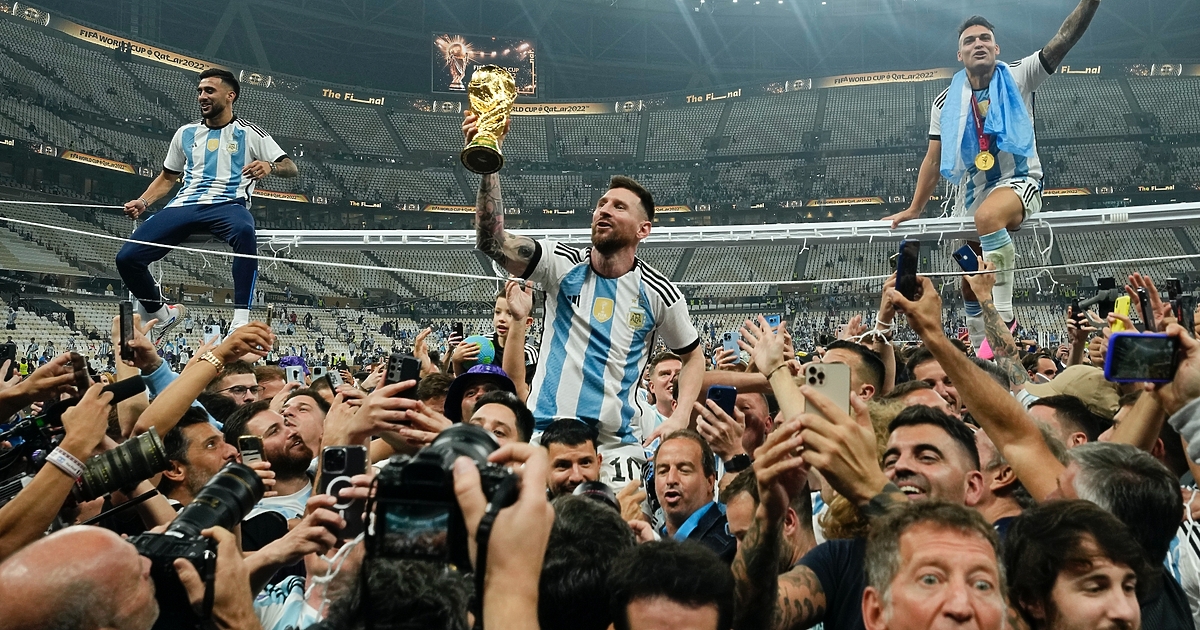 Лионел Меси съжалява, че Диего Марадона не му е му