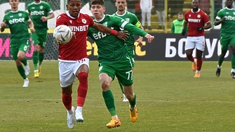 ЦСКА София запази първото място след подновяването на шампионата благодарение на