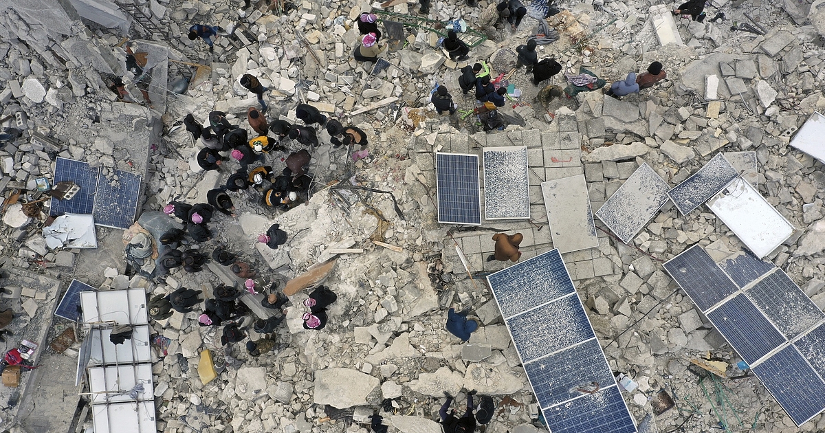 Кадри и видеа на спасени деца в Турция и Сирия