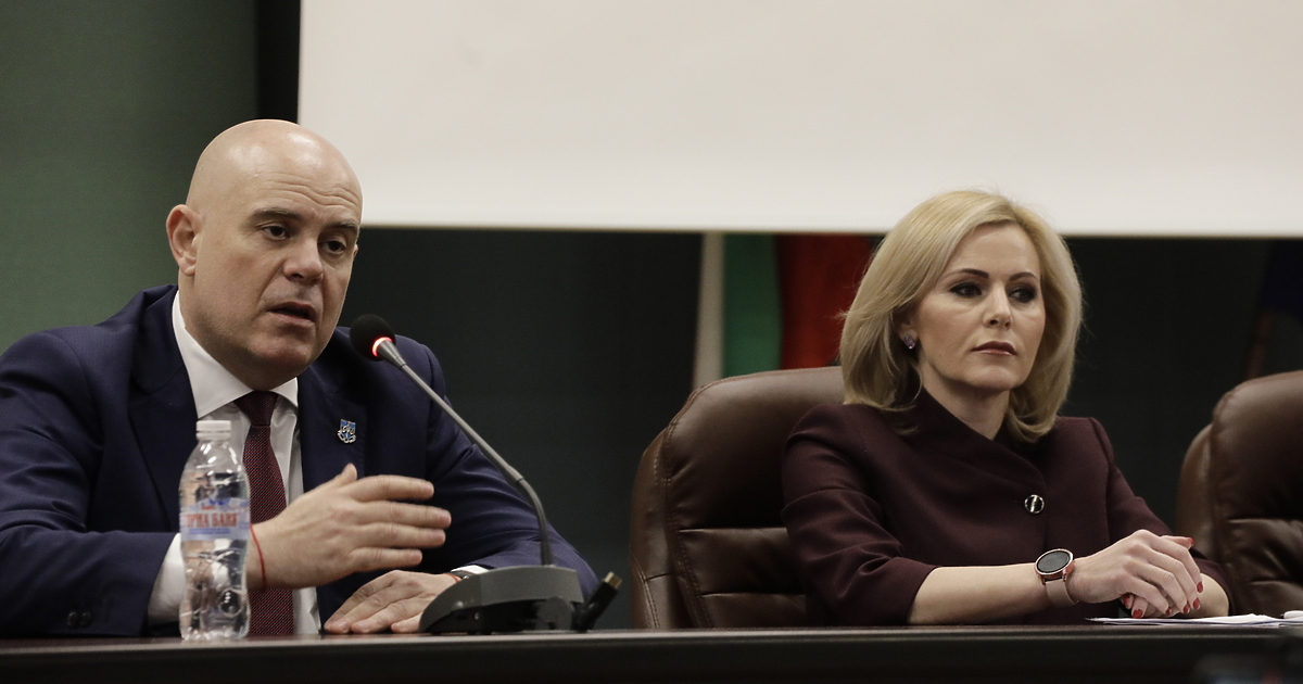 Главният прокурор Иван Гешев е особено евроатлантичен и оглушително партньорски