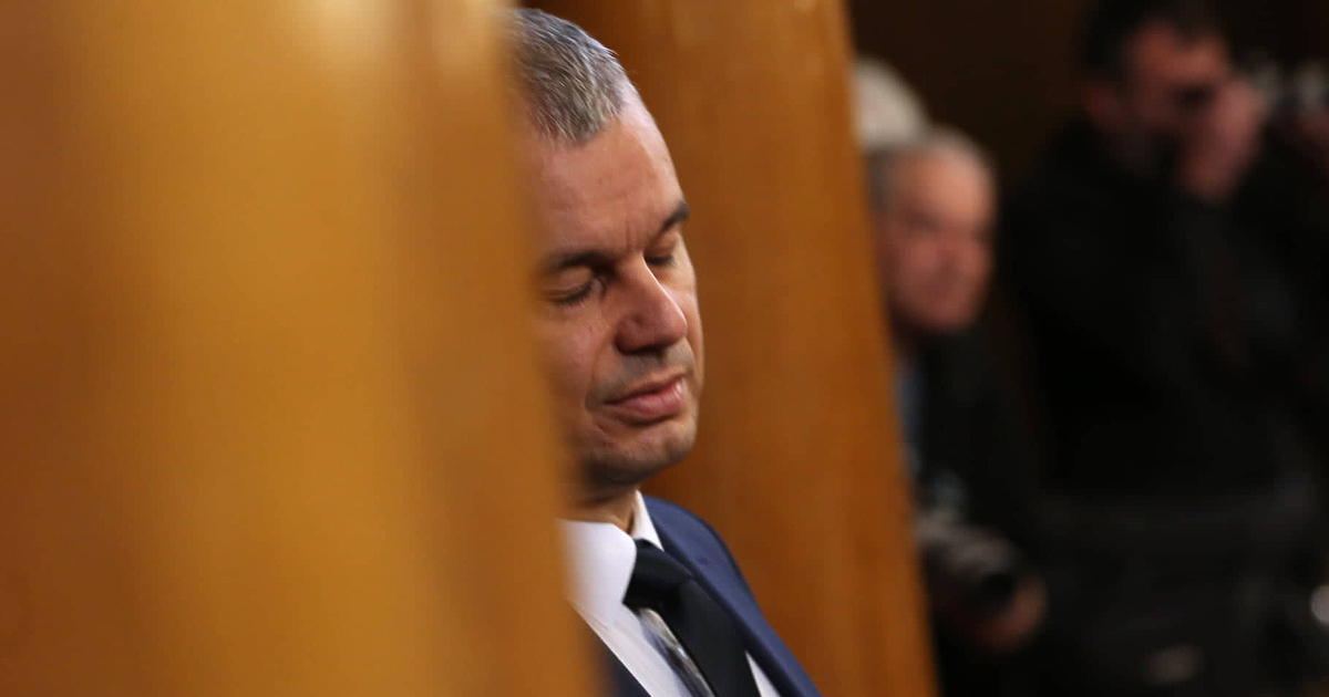 Лидерът на Възраждане и доскорошен депутат Костадин Костадинов е изплатил