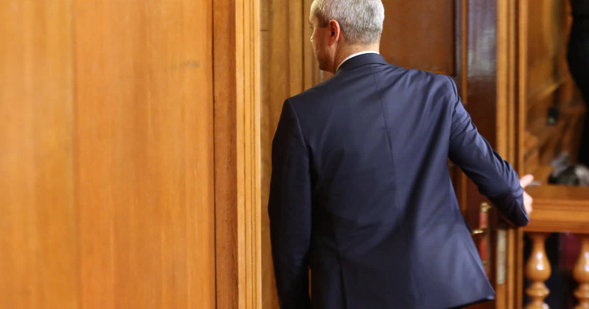 Денят е вторник. Нашата дългогодишна кореспондентка в София Емилия Милчева