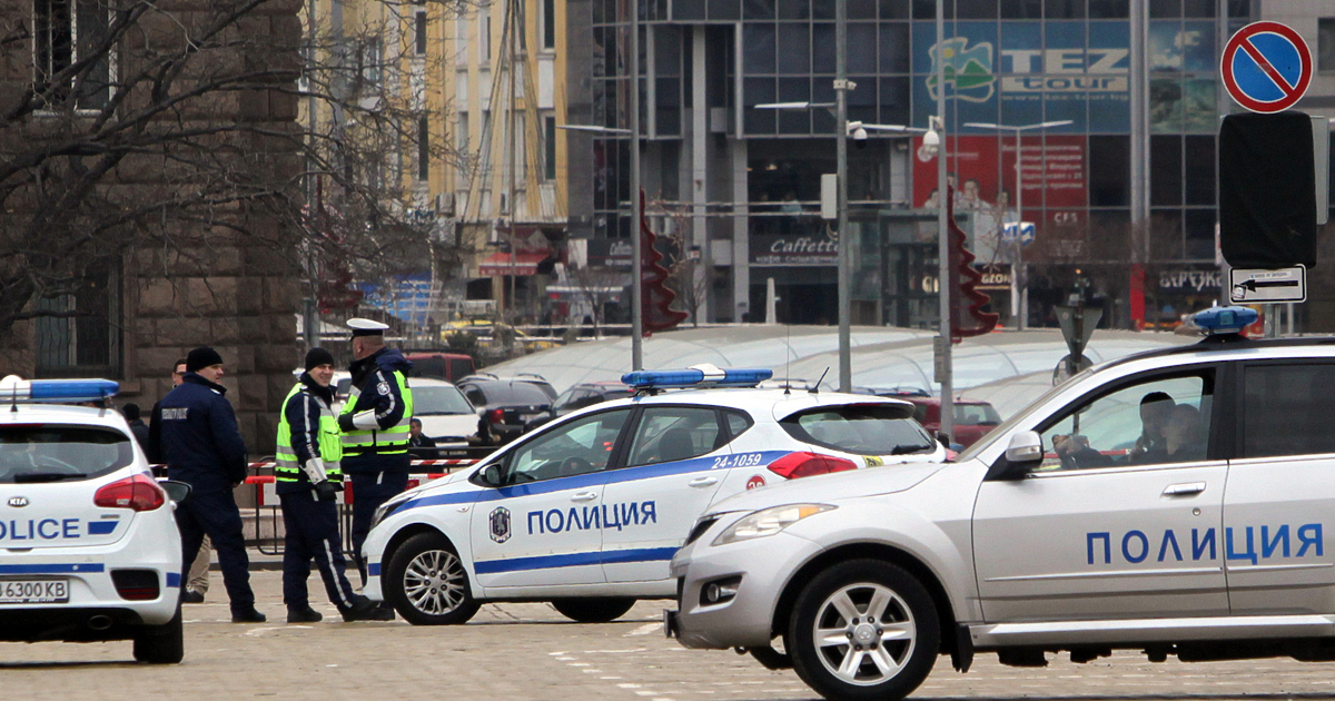 Принуждаването на журналист да подписва предупредителен протокол и проверката дали