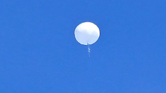 Американски военен изтребител Ф 22 свали китайския балон който се движеше