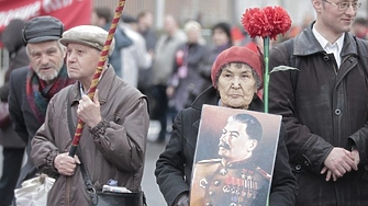 Руснаците нямат памет за Сталин и затова го почитат и