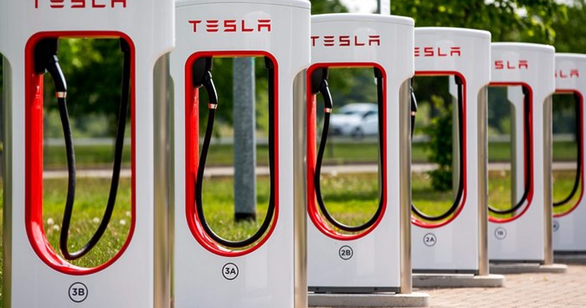 Най-голямата компания за електромобили в света Tesla ще отвори 7500