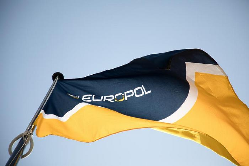 Европол помага в разследването за камиона ковчег