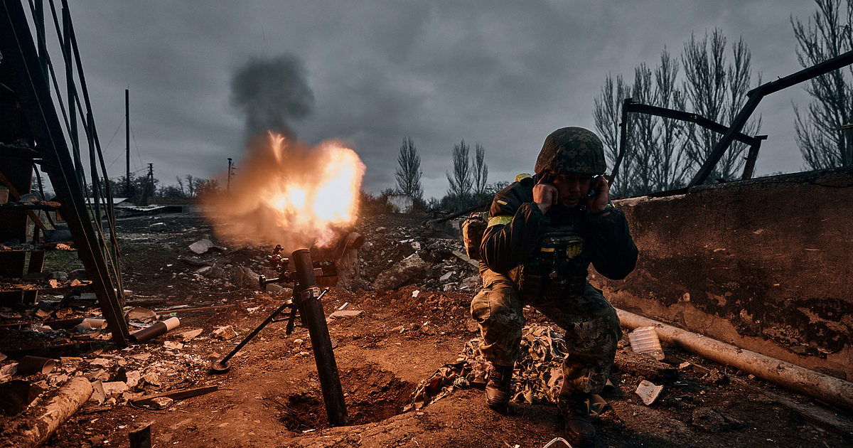 Продължава да бушува битката за контрол над Бахмут, в източна