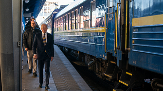 Как Байдън отиде с таен полет и нощен влак в Украйна
