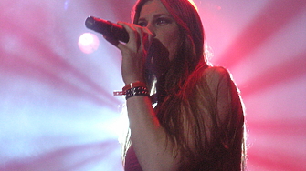 Голямата жена начело на Nightwish Флоор Янсен зарадва с премиера на