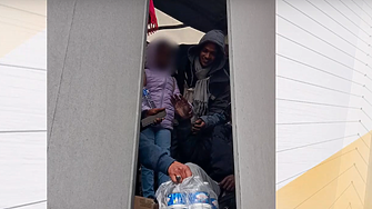 Български ТИР-аджия влезе във Франция, без да подозира, че мигранти са се промъкнали в камиона му