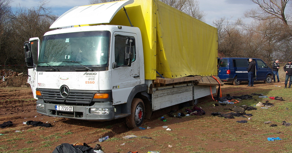 И четиримата обвинеми, които бяха задържани заради откритите 18 загинали