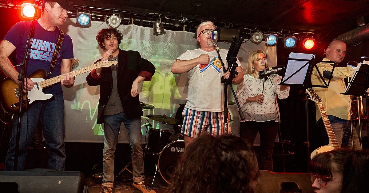 Класическият въпрос от едно време: Who, the Fu**, is Alice?!