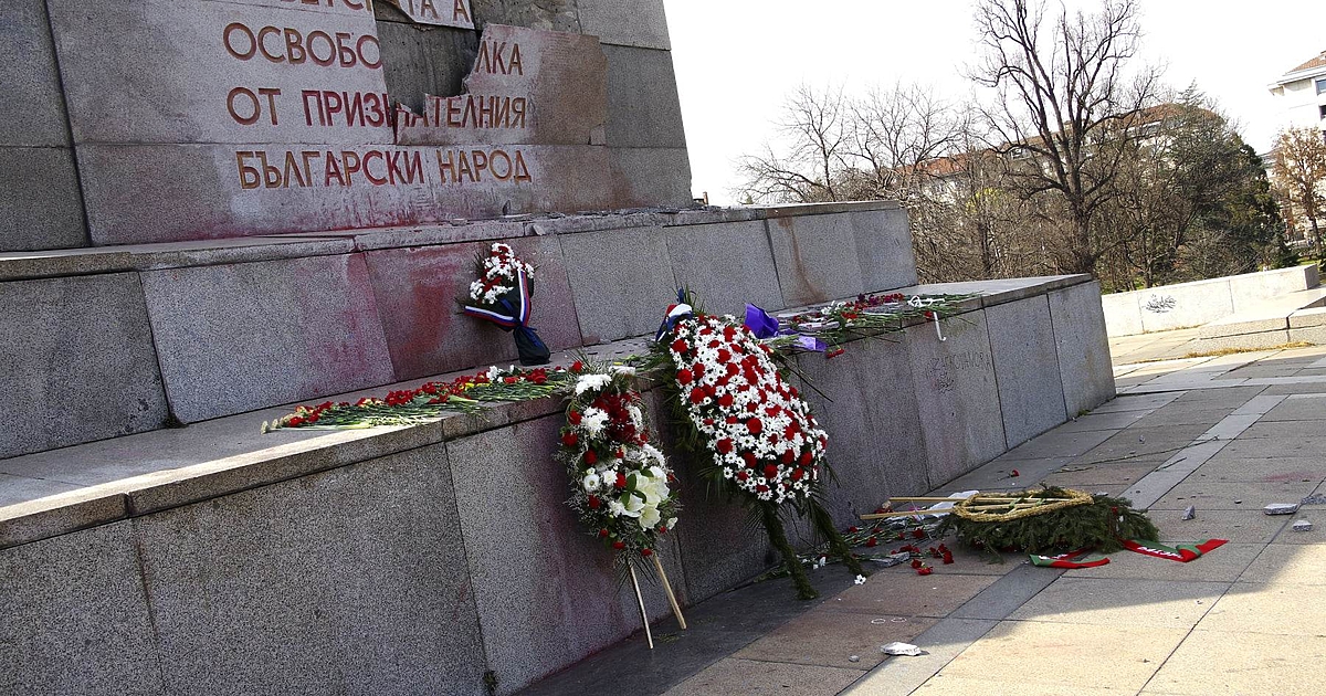 Паметникът на Съветската армия, по-известен като МОЧА (Монумент на окупационната