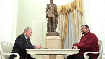 Руският президент Владимир Путин подписа указ за награждаването на американския