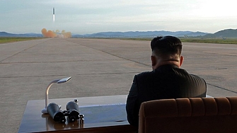 Лидерът на Северна Корея Ким Чен ун призова страната си да
