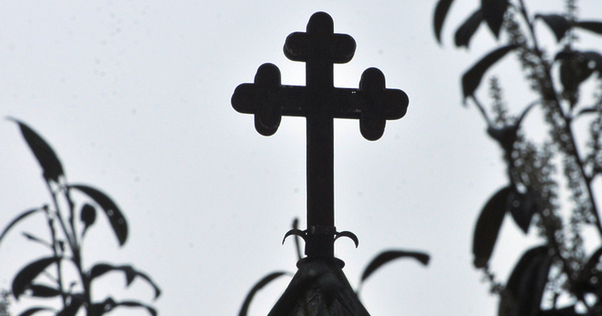 Украинските власти снощи наредиха на крило на православната църква с