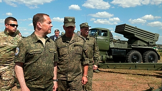 Доставяните на Киев оръжия и придружаващите ги чуждестранни специалисти са
