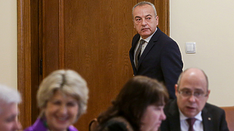 Министерският съвет няма задължение да описва техническите параметри на параваните