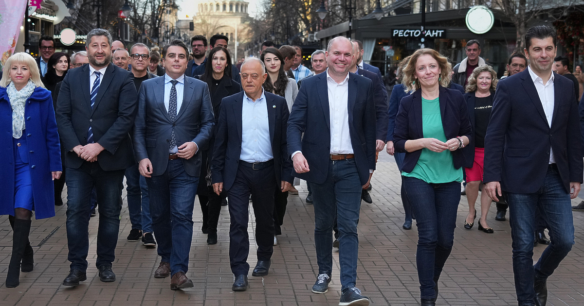 Десетки граждански движения продължават да се подписват в Книгата на