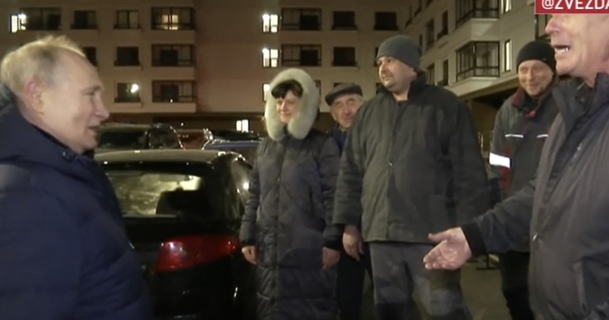 Всичко това е лъжа! Това е шоу! (Это все неправда!