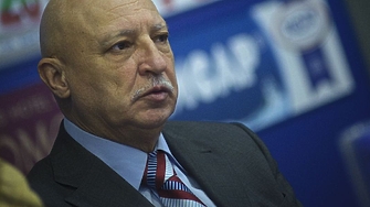 Трябва да си решим проблема с дефицита а не да