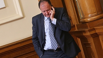 Най логично е първите две политически сили след изборите да създадат