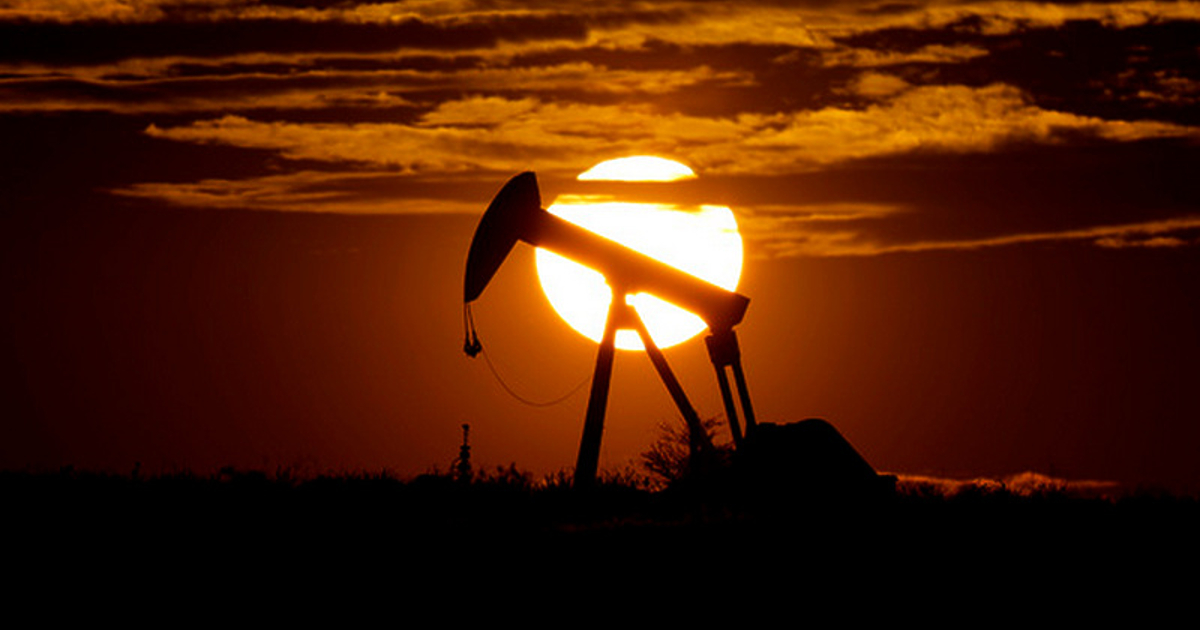 Руският петрол от сорта Уралс се търгува над поставения от