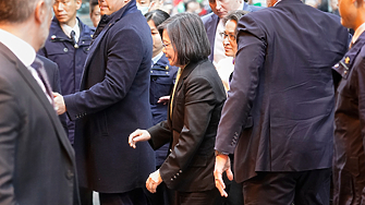 Тайванската президентка Цай Ингвен пристигна в Съединените щати на път