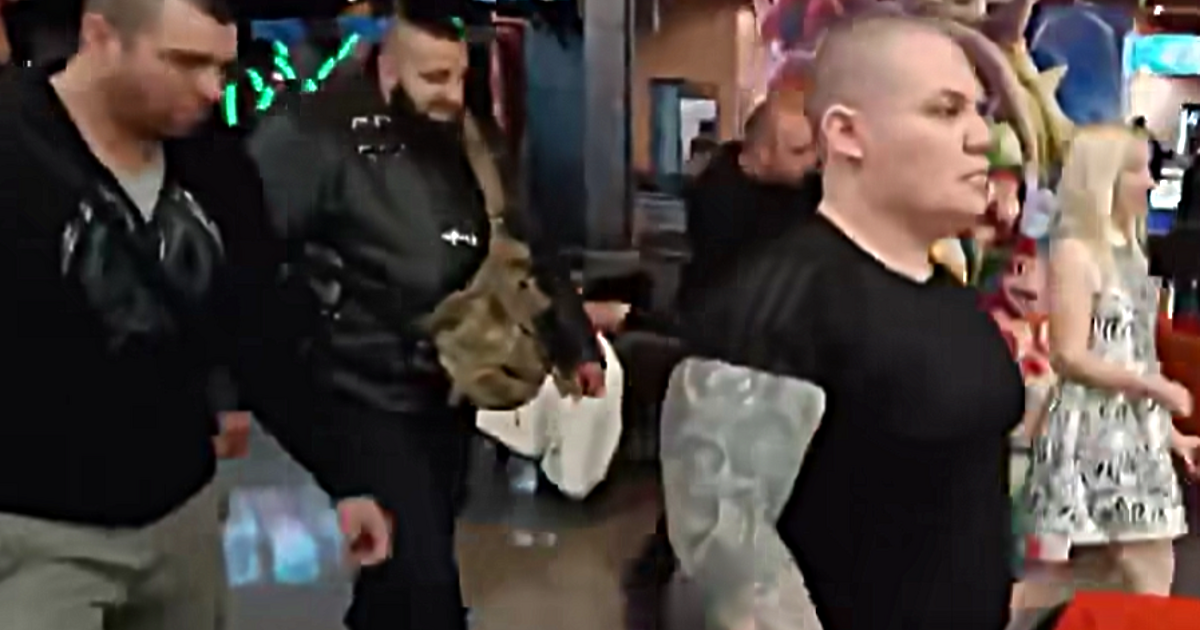 Така наречените инфлуенсъри - Чеченеца, Куката и Емили, остават в