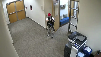 Най малко три деца и трима възрастни бяха убити при стрелба