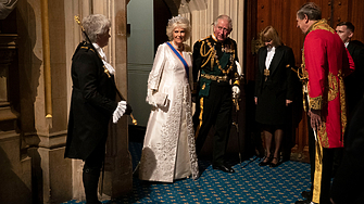 Британският крал Чарлз III и съпругата му Камила пристигнаха на