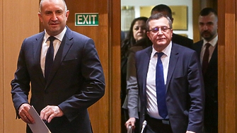 Държавата ще се намеси ако образованието започне да става бизнес Това