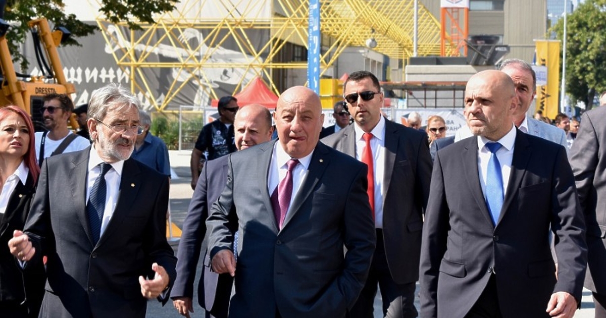 Никаква вина.Така лидерът на ГЕРБ Бойко Борисов отговори днес на