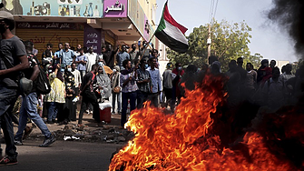 Франция, Белгия, Швеция, Нидерландия евакуират от Судан дипломати и граждани