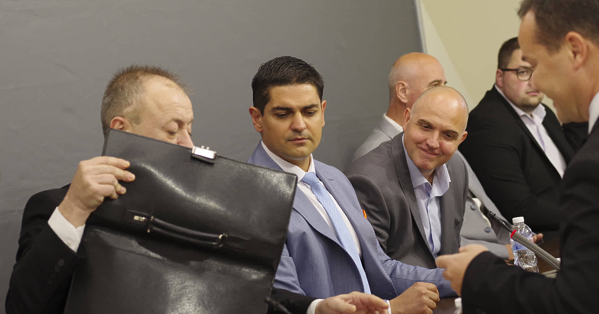 Имунитетът на отцепника от Има такъв народ, сега в редиците