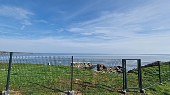 Строителната експанзия на едно от малкото останали зелени места по Черноморието