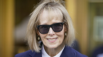 Американската писателка Елизабет Джийн Карол обвини Доналд Тръмп в изнасирване