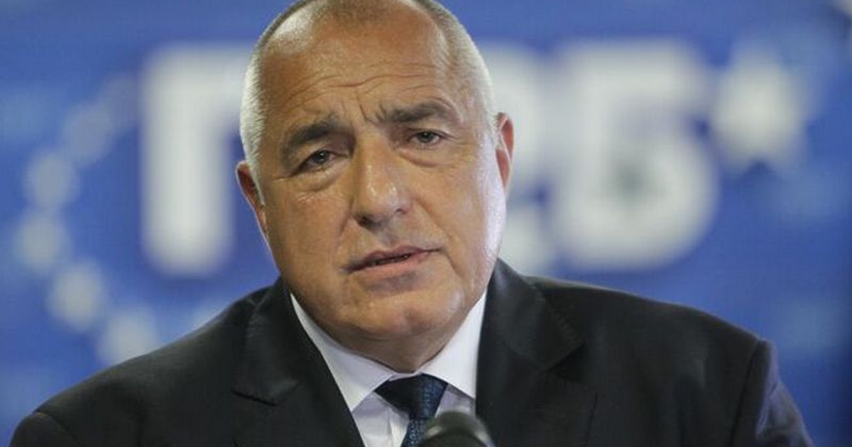 Кирил и Асен трябва да се дръпнат назад. Аз се