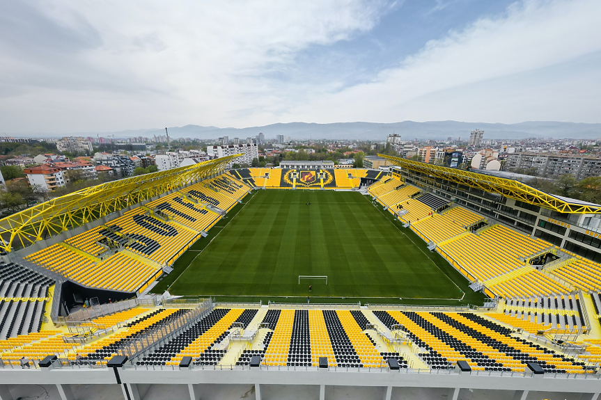 Стадионът на “Ботев” получи Акт 16, вече може да се играе на него