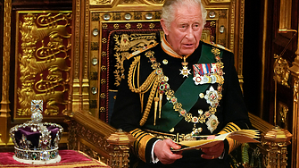 Британският крал Чарлз Трети присъди почетни отличия на двама български