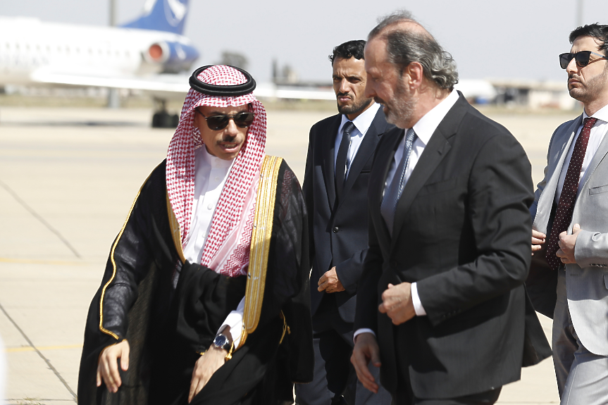 Асад се срещна в Дамаск със саудитския външен министър